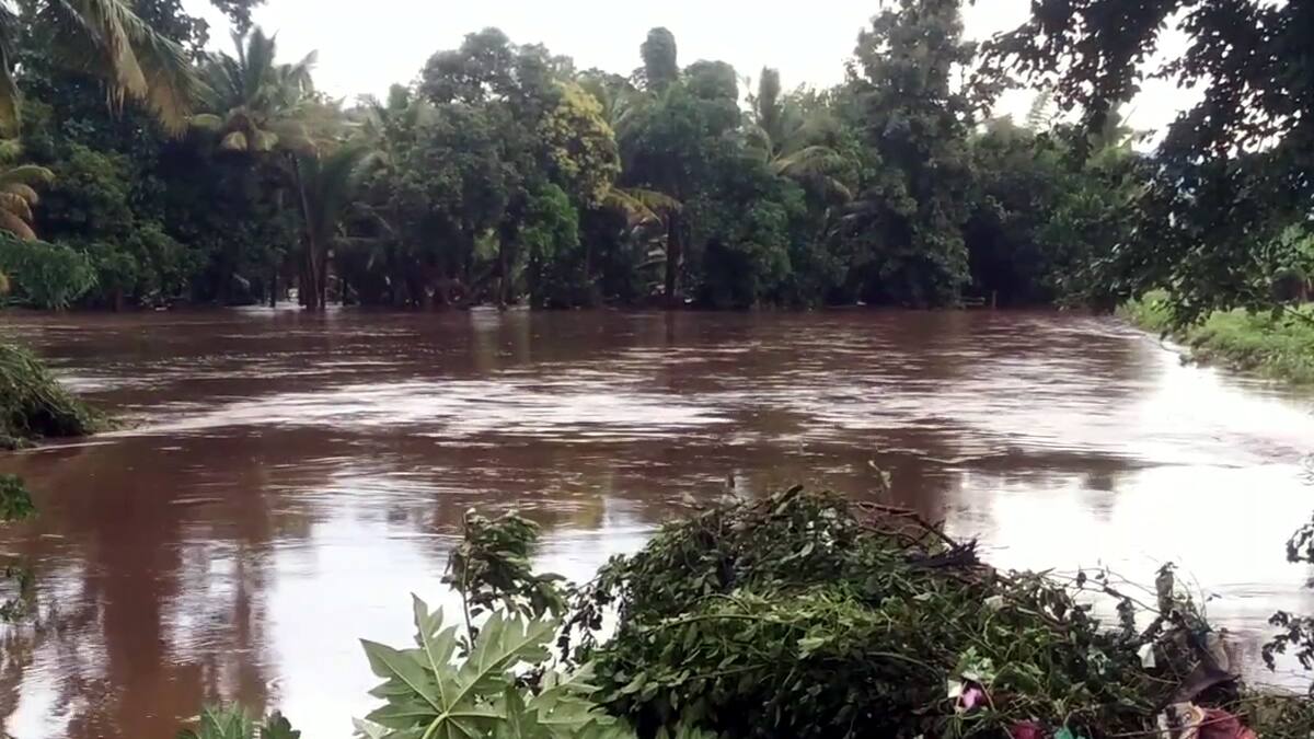 இடுக்கியில் டெம்போ ட்ராவலர் அடித்துச் செல்லப்பட்டது! உயிர் சேதம் தவிர்ப்பு, ஆரஞ்ச் அலர்ட் எச்சரிக்கை