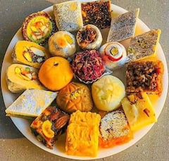 Diwali Sweets : दिवाळीत बनावट मिठाई 'अशी' ओळखा! फसवणूक होण्यापूर्वीच सोपे उपाय वाचा..