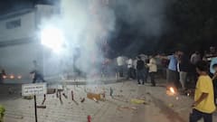 આવી કાળી ચૌદશ ક્યારેય નહીં જોઈ હોય! મહેસાણાના લોકોએ સ્મશાનમાં ફટાકડા ફોડીને ઉત્સાહથી ઉજવણી કરી