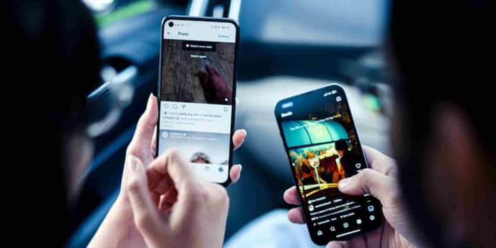 YouTube पर जब शॉर्ट्स के बीच में एड्स चलते हैं तो उस कमाई का लगभग 45% हिस्सा क्रिएटर को मिलता है. अगर किसी क्रिएटर के वीडियो लगातार वायरल होते हैं और व्यूअरशिप लाखों में जाती है तो हर महीने 10,000 से 2 लाख रुपये तक कमाई संभव है.