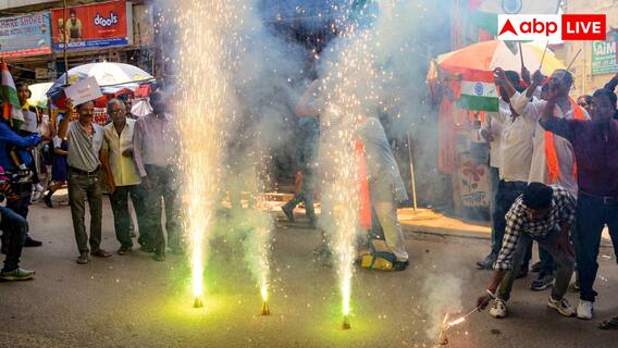 बाहर ही नहीं पटाखों के धुएं से घर की भी खराब हो सकती है एयर क्वालिटी, बच्चों और बुजुर्गों का ऐसे रखें ध्यान