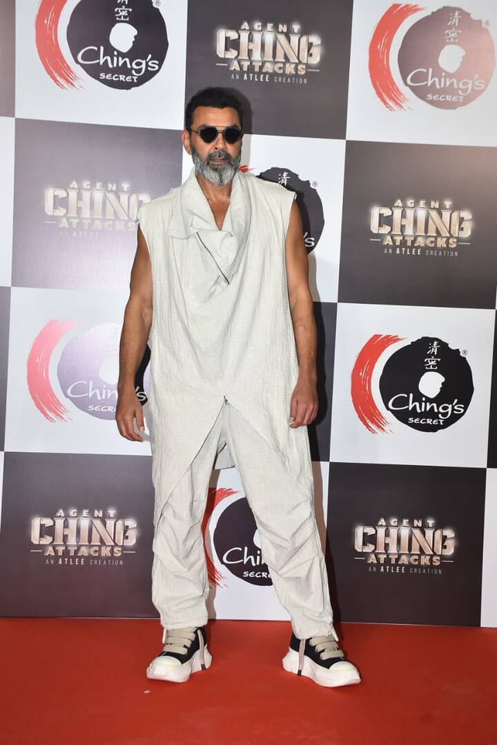 Talking about Bobby's look, he wore an all white outfit which was quite attractive.