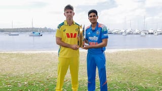 IND vs AUS Live: ભારતને પ્રથમ ઝટકો, રોહિત શર્મા 8 રન બનાવી આઉટ, હેઝલવુડે રેનશૉના હાથમાં ઝીલાવ્યો