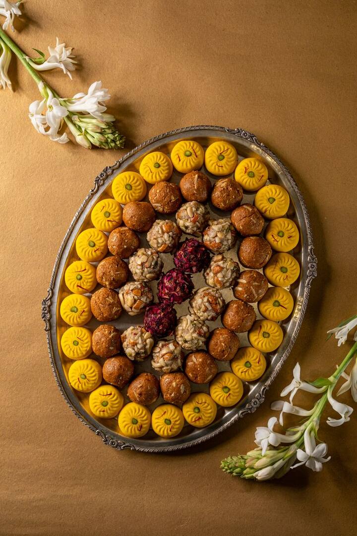 सुरक्षित, शुद्ध आणि दर्जेदार मिठाईच खा आणि तुमच्या आरोग्याची काळजी घ्या.