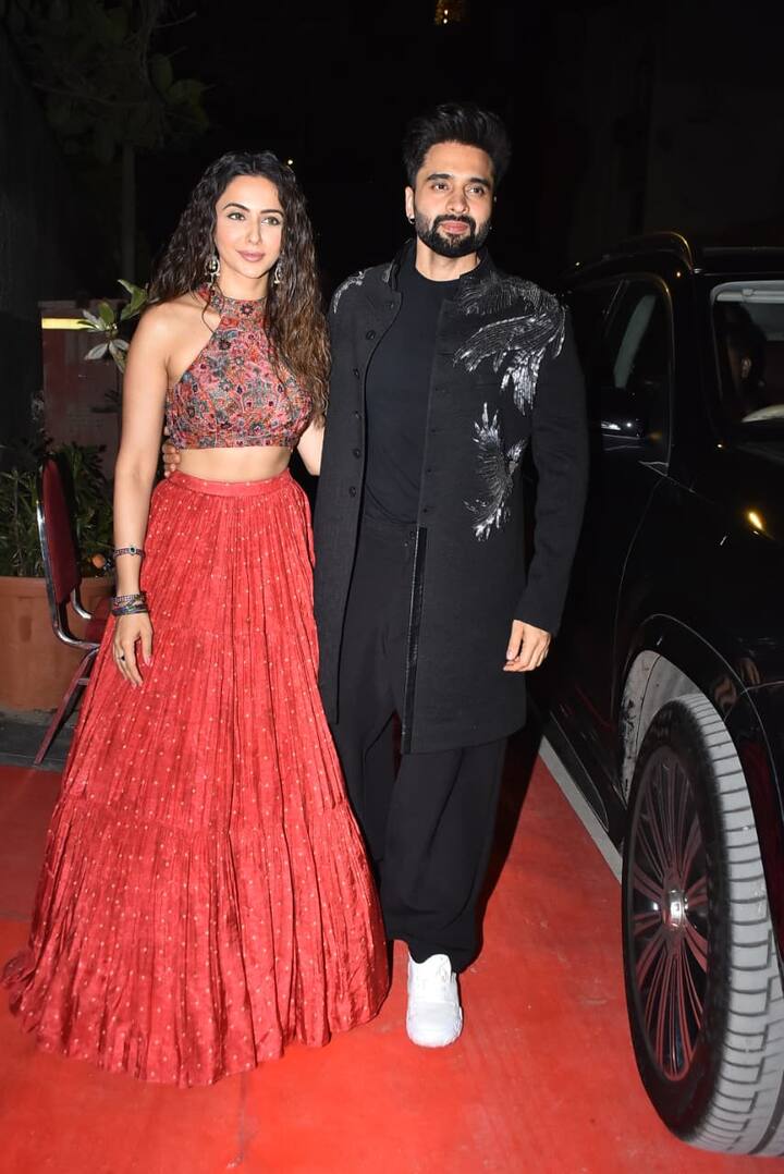 Rakul Preet Singh was spotted with her husband Jackky Bhagnani. Both of them also posed together for the paps.