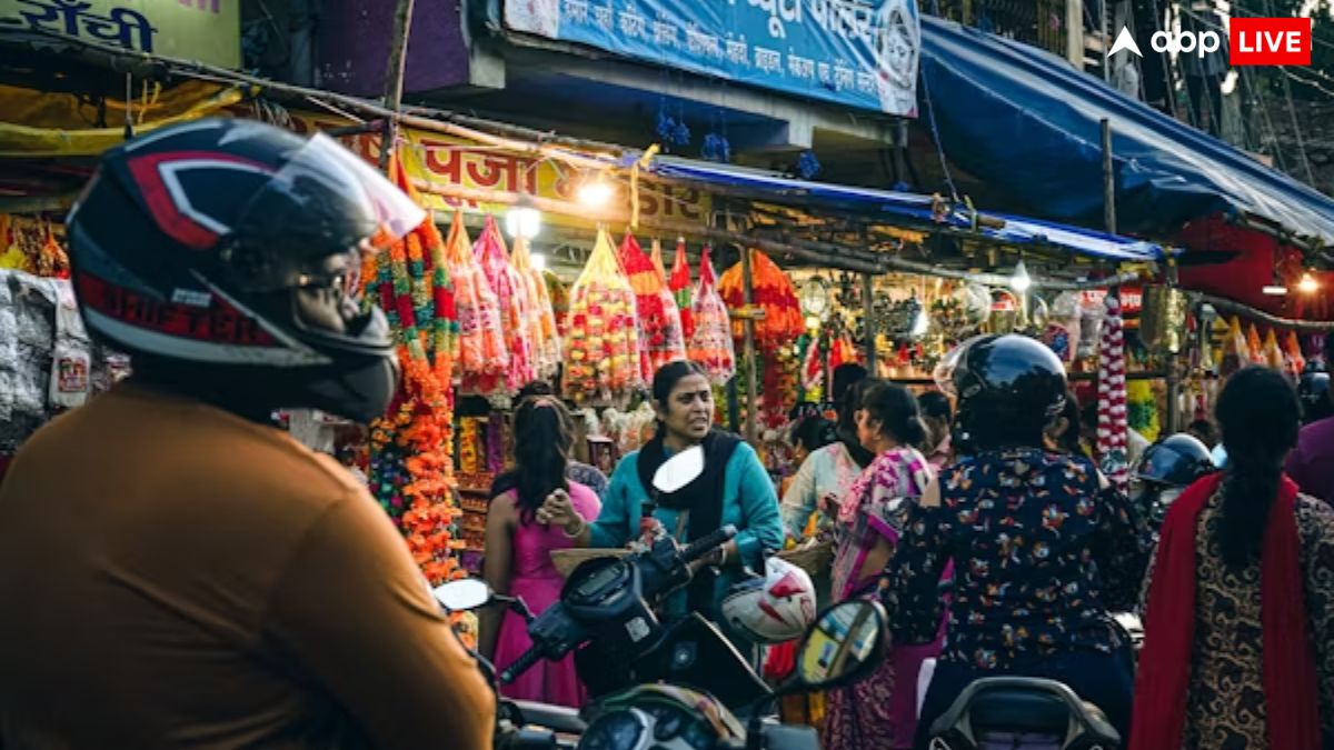 धनतेरस पर लोगों ने महंगाई को दिखाया ठेंगा, 1 लाख करोड़ के खरीद डाले सामान; सोने-चांदी पर 60000 करोड़ खर्च