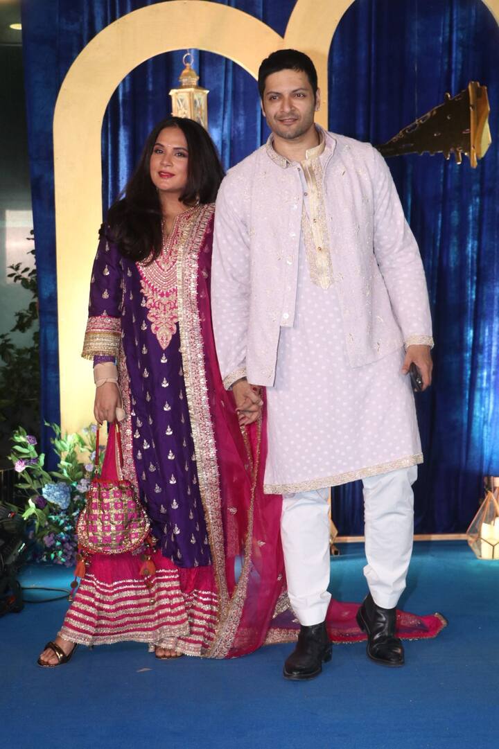 Ali Fazal also attended the Diwali party with his wife Richa Chadha. Richa is wearing a beautiful suit of pink and purple shade.