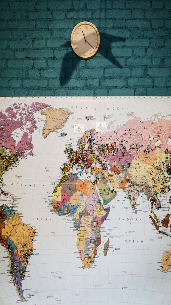 दो टाइम जोन में बंटा है ये देश