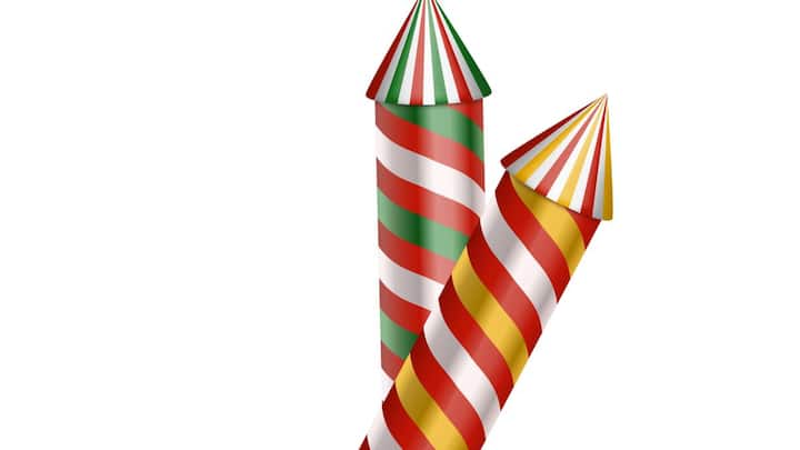 जब रॉकेट पटाखे को जलाया जाता है, तो सबसे पहले उसकी पूंछ में मौजूद लिफ्ट चार्ज जलता है. यह चार्ज ईंधन की तरह काम करता है और जलने पर गैसें बहुत तेजी से नीचे की दिशा में निकलती हैं.