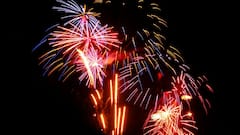 Diwali 2025: रॉकेट हवा में ही क्यों जाता है, बाकी पटाखे तो तुरंत फूट जाते हैं?