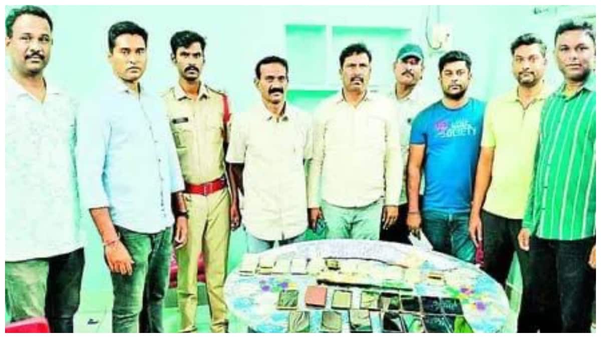 Warangal Crime News: వరంగల్‌లో పేకాడుతూ చిక్కిన రాజకీయ ప్రముఖులు- మాజీ ఎమ్మెల్యే సహా 13 మంది అరెస్టు 