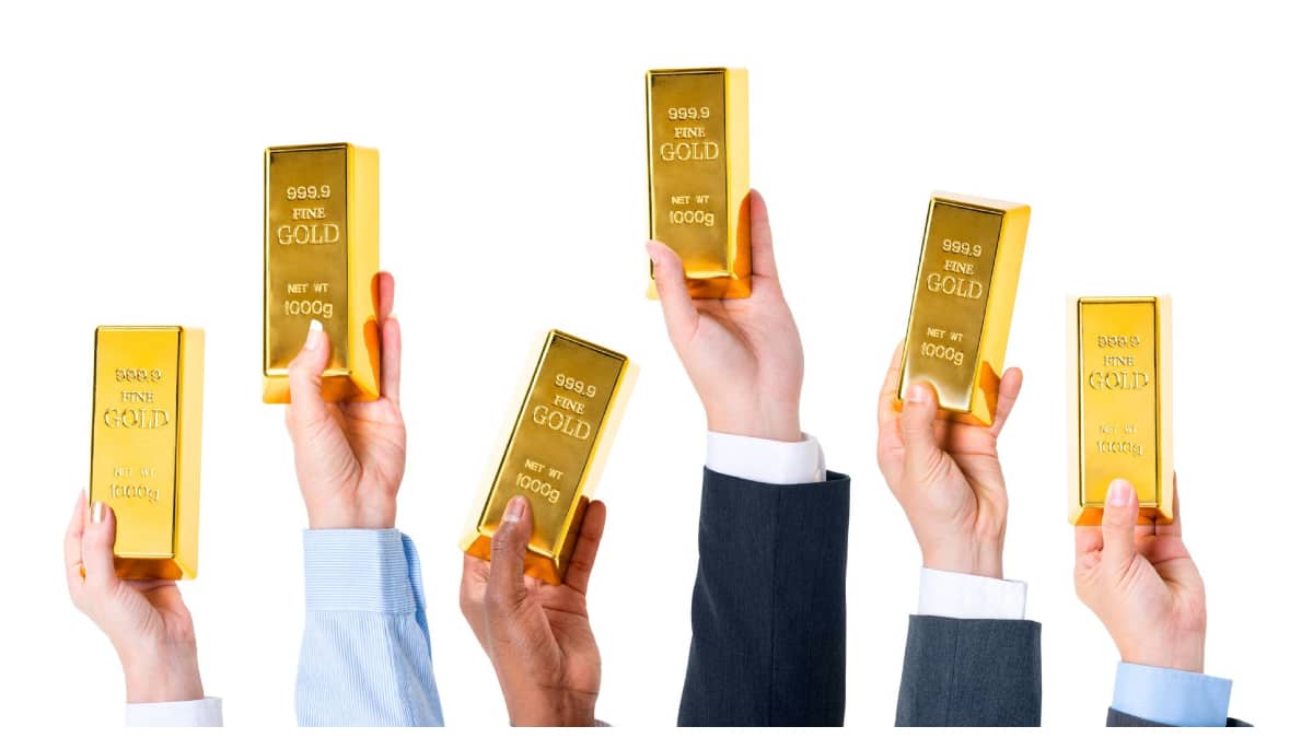 Gold Prices : బంగారం అతిగా కొంటే ప్రమాదమే! త్వరలోనే ధరల పతనం; నిపుణులు ఏం చెబుతున్నారు?