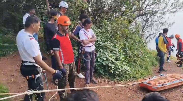 मृतदेहाजवळ मिळालेल्या ओळखपत्रावरून हीच हरवलेली व्यक्ती असल्याचे स्पष्ट झाले.या प्रकरणी माथेरान पोलिसांनी त्यांची आकस्मित मृत्यू म्हणून नोंद केली असून यापुढील अधिक तपास पोलिसांकडून सुरू आहे.