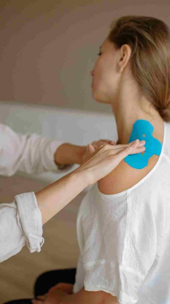 खांदे आणि मानेतील दुखणे कमी करतो हा घरगुती उपाय