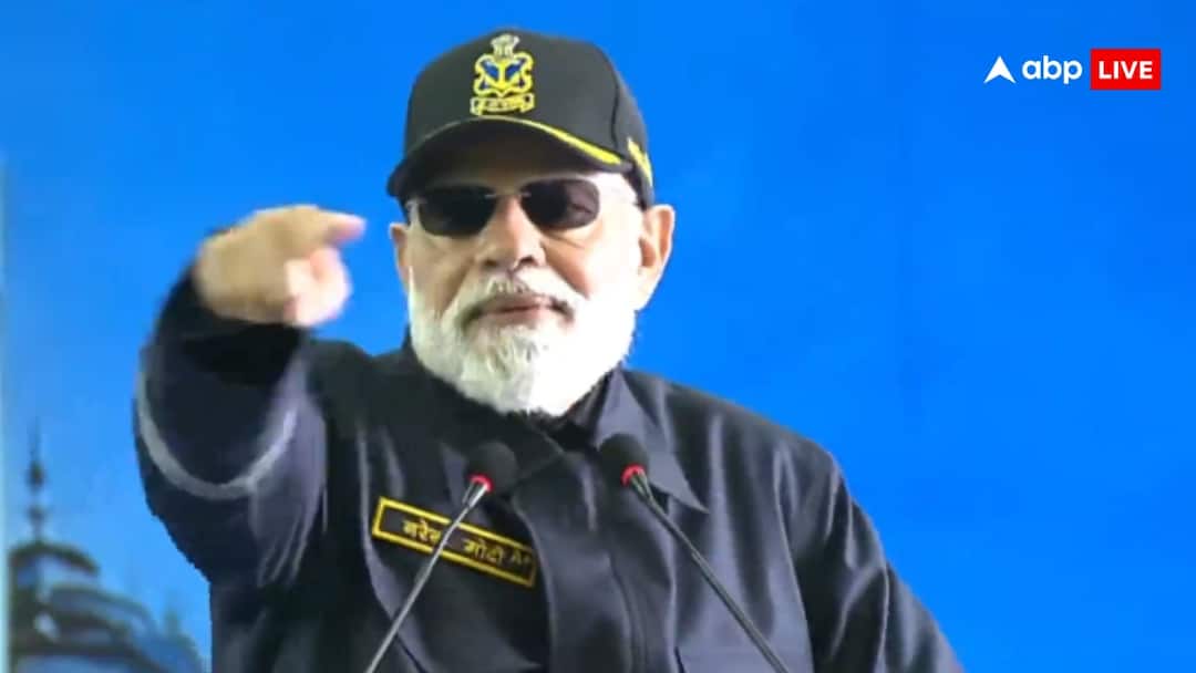 diwali 2025 PM Modi Celebrates festival With Navy Personnel Says INS Vikrant Sends Waves Of Fear Across Pakistan Salutes Armed Forces PM Modi Diwali 2025 Celebrates: దీపావళిని నేవీ సిబ్బందితో సెలబ్రేట్ చేసుకున్న పీఎం మోదీ, ఐఎన్ఎస్ విక్రమ్‌తో పాకిస్తాన్‌కు నిద్ర దూరమైందని కామెంట్స్