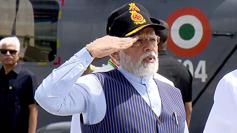 PM Modi Marks Diwali With Navy Personnel On INS Vikrant, Calls Soldiers ‘Light of India’s Strength’
