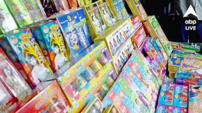 নিষেধাজ্ঞা উড়িয়ে দেদার ফাটল শব্দবাজি, ৫২২ কেজি নিষিদ্ধ বাজি বাজেয়াপ্ত, গ্রেফতার ১৬ নিষেধাজ্ঞা উড়িয়ে দেদার ফাটল শব্দবাজি, ৫২২ কেজি নিষিদ্ধ বাজি বাজেয়াপ্ত, গ্রেফতার ১৬