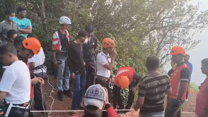 स्थानिक पोलिस आणि स्थानिक रेस्क्यू टीम यांच्याकडून त्यांची शोधमोहीम राबवण्यात आली.त्यानंतर 18 ऑक्टोबर रोजी किंग जॉर्ज पॉईंटच्या दरीत मृतदेह दिसल्याची माहिती मिळाली.