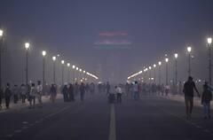 दिवाली पर बेहद खराब हुई दिल्ली की हवा, जमकर फोड़े गए पटाखे, जानें कितना पहुंचा AQI?