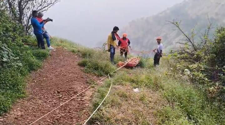 पोलिसांनी घटनास्थळी पोहोचून सह्याद्री रेस्क्यू टीम व हेल्प फाउंडेशनच्या मदतीने 19 ऑक्टोबरला शानमुगा सुंदरम बालसुब्रमण्यम यांचा  मृतदेह अखेर खोल दरीतून बाहेर काढला.