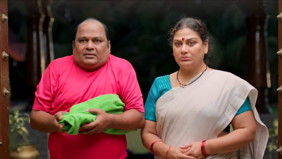 Illu Illalu Pillalu Serial Today October 20th: ఇల్లు ఇల్లాలు పిల్లలు: రామరాజు సాయాన్ని చెడగొట్టేసిన ఇడ్లీబాబాయ్.. చితక్కొట్టిన భాగ్యం! ధీరజ్ ప్రేమాయణం!