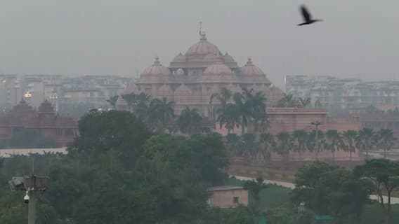 As Delhi AQI Worsens, Singapore Issues Health Advisory Amid Severe Pollution