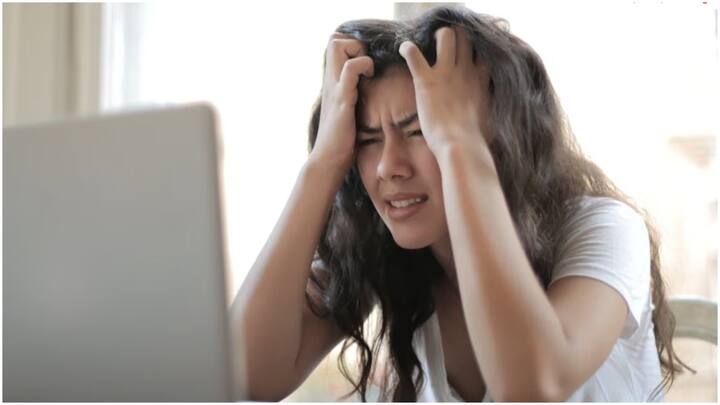 இன்று பலர்  மன அழுத்தம் மற்றும் மன சோர்வால்  அவதிப்படுகிறார்கள். நேரம், ஓய்வு மற்றும் உடற்பயிற்சி மூலம் மன அழுத்தத்தைக் குறைக்கலாம், ஆனால் மனச்சோர்வுக்கு, நிபுணர்களின் ஆலோசனையைப் பெறுவது அவசியம்.