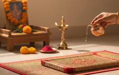 Diwali 2025: લક્ષ્મી પૂજનમાં આ સામગ્રીઓને કરો સામેલ, માતા થશે પ્રસન્ન, મળશે આશીર્વાદ