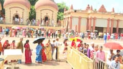 Kali Puja 2025 : কালীপুজোয় দক্ষিণেশ্বরে শক্তির আরাধনা, পুজো-অর্চনার পাশাপাশি ঢাকের তালে নাচলেন ভক্তরা