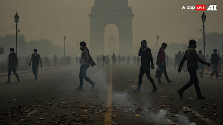 As Delhi Wakes Up To ‘Hazardous’ Air, Here’s How To Survive Post-Diwali Smog