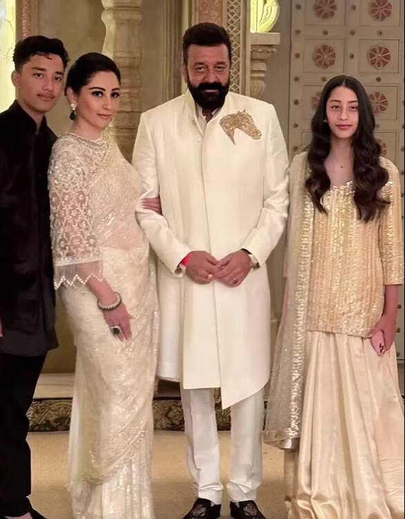 इकरा को देखने के बाद उनकी दिवंगत दादी और एक्ट्रेस नरगिस की याद आती है.