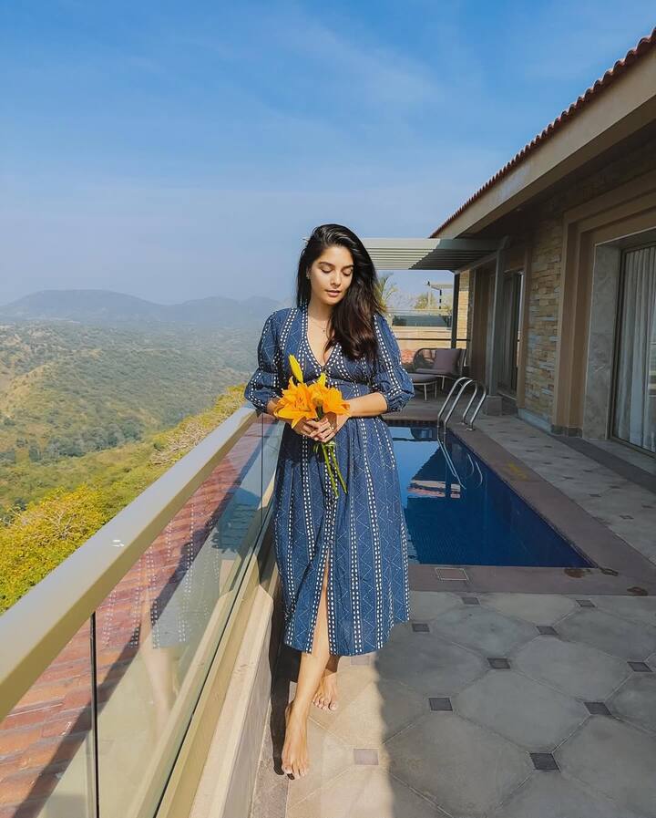 पूजा अपनी एक्टिंग के साथ-साथ अपनी खूबसूरती को लेकर हमेशा सुर्खियां बटोरती रहती हैं.