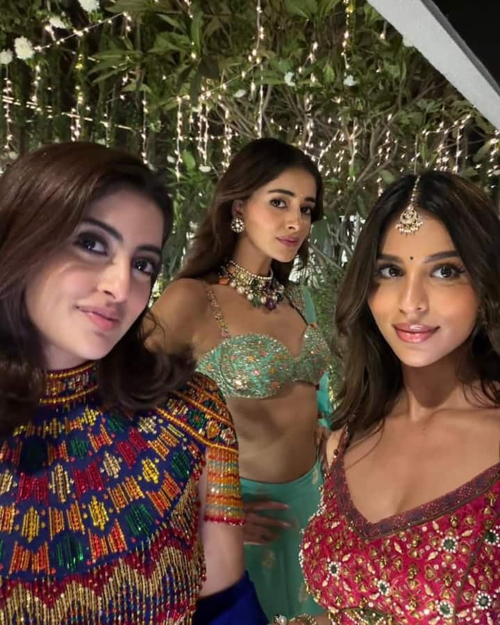 Ananya's lehenga was of silk fabric, which looked light and shiny. The skirt was embroidered in golden and light turquoise colors, with mirror work and sequins also used. The large circle of the lehenga was giving it a royal and festive look.