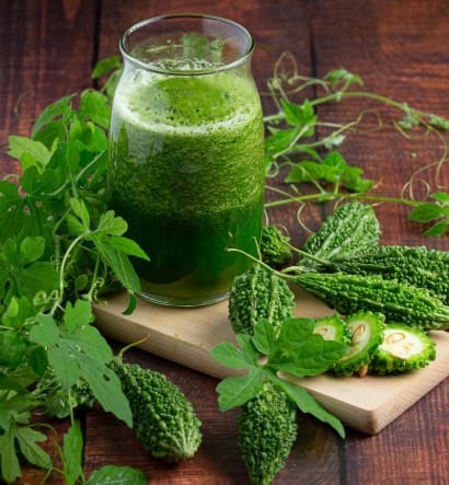 ਬਲੱਡ ਸ਼ੂਗਰ ਨੂੰ ਕੰਟਰੋਲ ਕਰਨ ਤੋਂ ਲੈ ਕੇ ਵਜ਼ਨ ਘਟਾਉਣ 'ਚ ਮਦਦਗਾਰ ਕਰੇਲੇ ਦਾ ਜੂਸ, ਇੰਝ ਰੋਜ਼ਾਨਾ ਡਾਈਟ 'ਚ ਕਰੋ ਸ਼ਾਮਿਲ