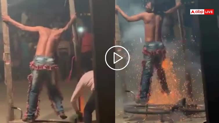 Video: ऐसे नमूने सिर्फ भारत में मिलते हैं! पैरों पर पटाखे की लड़ी बांध लगा दी आग, फिर जो हुआ… Video: ऐसे नमूने सिर्फ भारत में मिलते हैं! पैरों पर पटाखे की लड़ी बांध लगा दी आग, फिर जो हुआ…