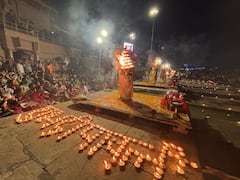 Pictures: बाबा विश्वनाथ की नगरी काशी में दीपोत्सव की धूम, गंगा आरती के मनोरम दृश्य ने लुभाया मन