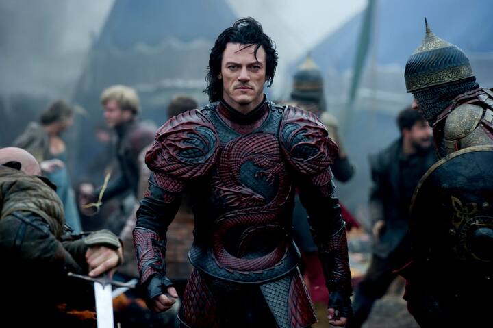 In 'Dracula Untold', instead of making it a horror movie, the makers have given it a heroic touch. In the film, you will be able to see Dracula not as a devil but as a creature who is trapped between power and curse.