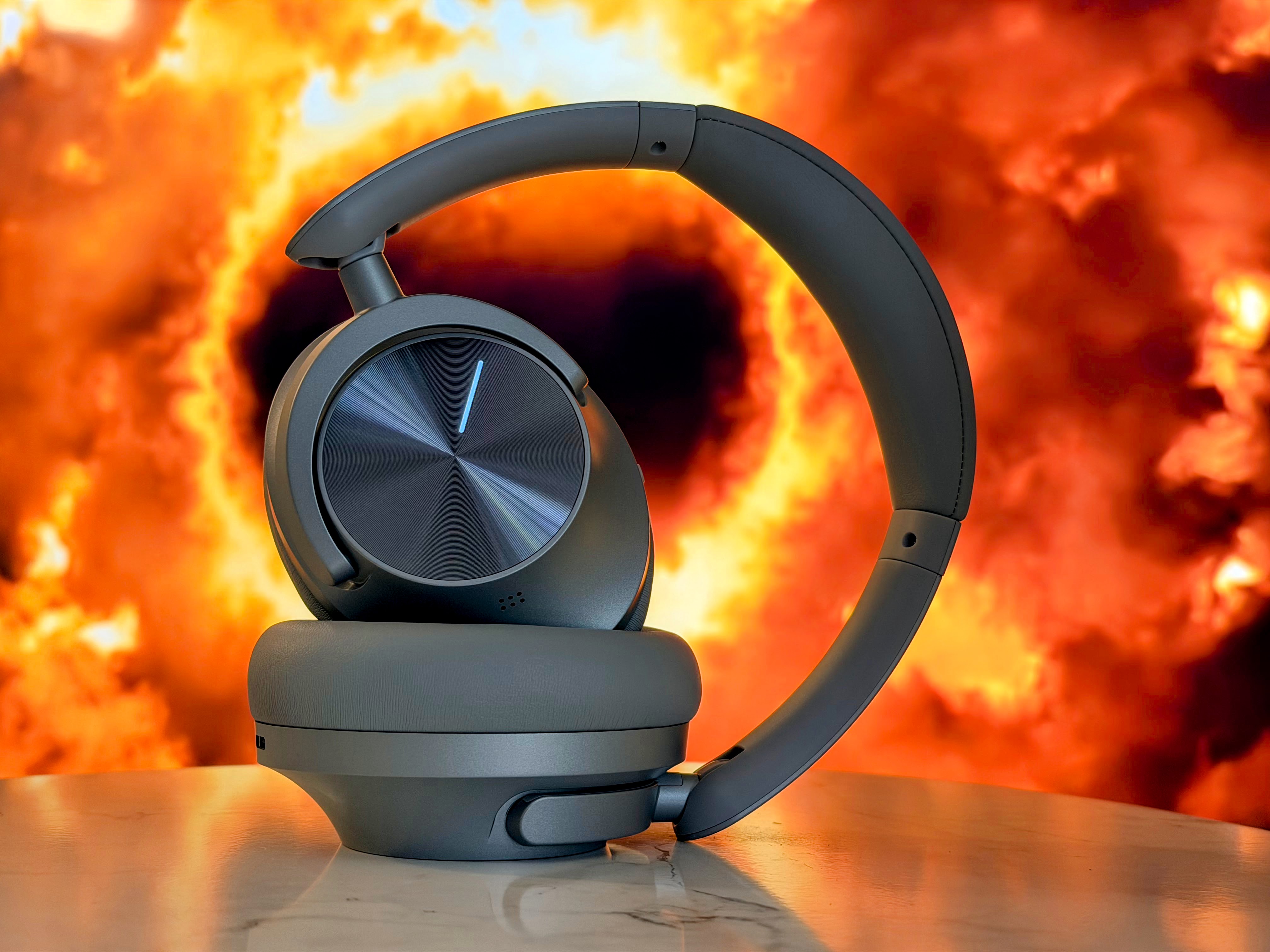 Gadgets Review | Noise Master Buds Max: When Budget Meets Bose (& They Kinda Get Along)