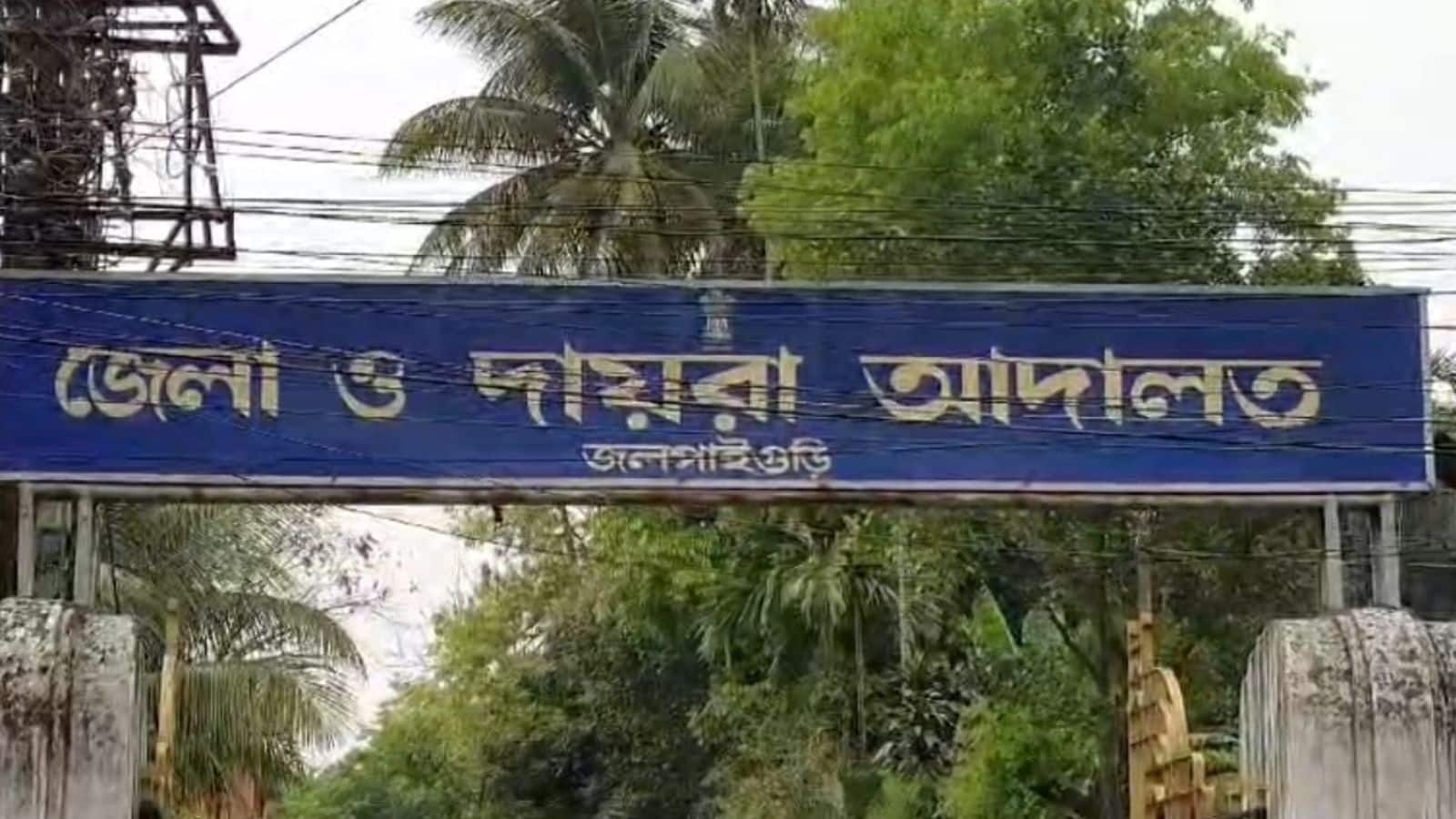 Jalpaiguri News:জলপাইগুড়িতে বাড়িতে ঢুকে গৃহবধূকে গণধর্ষণের অভিযোগ, মুখ খুললে 'প্রাণে মারার হুমকি' ! অভিযোগ নির্যাতিতার