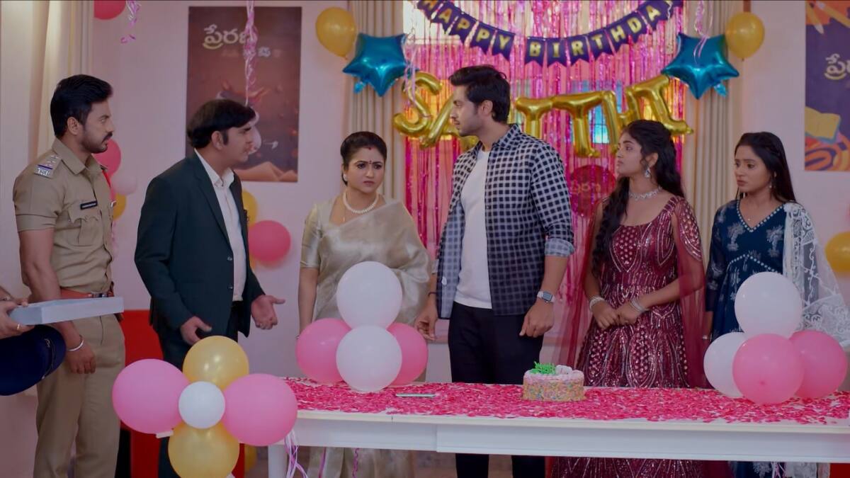 Nindu Manasulu Serial Today October 21st: నిండు మనసులు: రేయ్.. ఆ కుర్చీ ఎందుకు తన్నావ్రా.. సాహితిని బుట్టలో వేసుకోవడానికి గణ ప్లాన్స్!