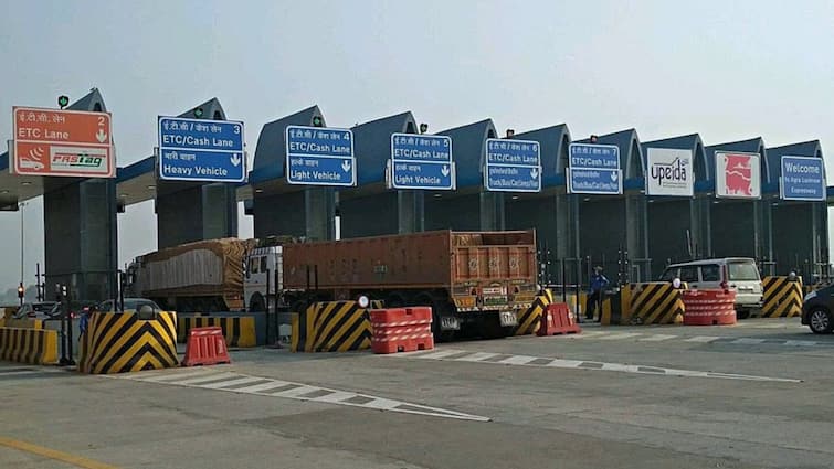 Upset Over No Diwali Bonus, Agra-Lucknow Expressway Let Vehicles Pass For Free