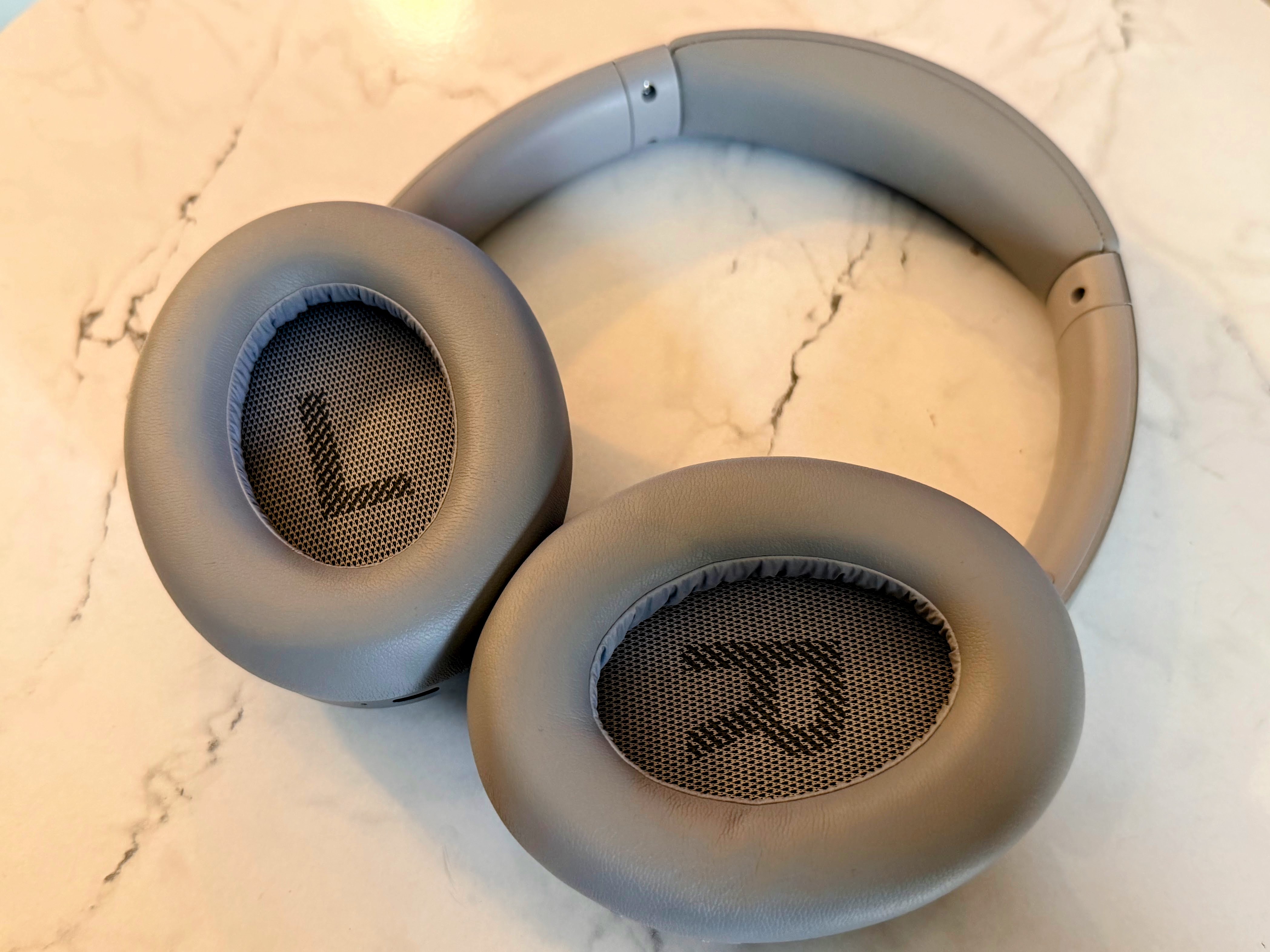 Gadgets Review | Noise Master Buds Max: When Budget Meets Bose (& They Kinda Get Along)