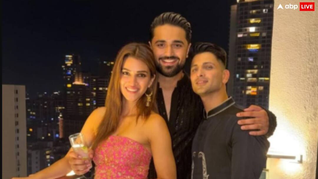 कृति सेनन ने रूमर्ड बॉयफ्रेंड कबीर बहिया संग मनाई दिवाली, स्ट्रैपलेस ड्रेस में दिखीं गॉर्जियस, फोटो हुई वायरल