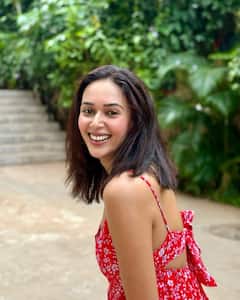 कौन है सनी संस्कारी की तुलसी कुमारी में दिखीं मानिनि चड्ढा? खूबसूरती से कर देती है सबको कायल