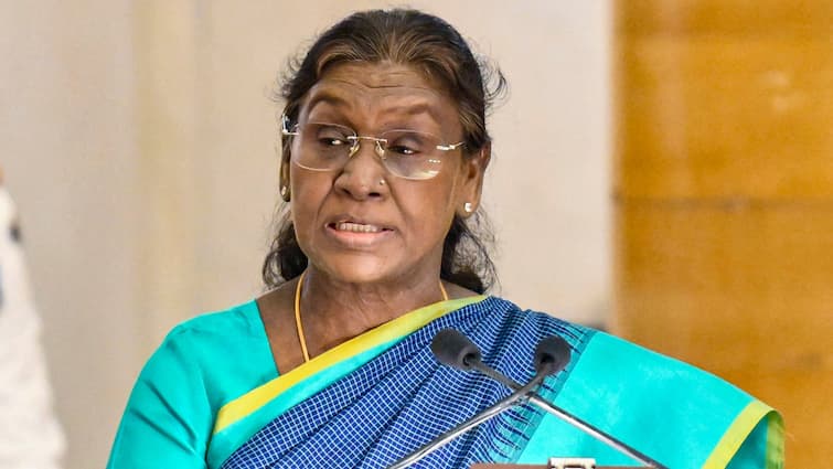 President Murmu Begins Four-Day Kerala Visit; To Offer Prayers At Sabarimala, Attend Key Events