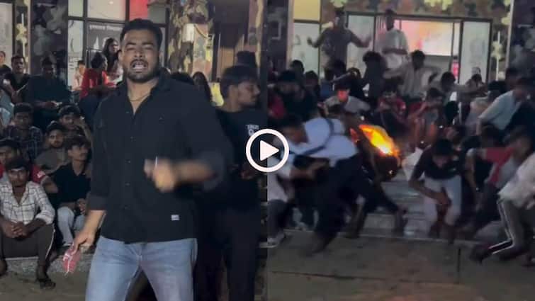 Video: इंसान है या हैवान! एक रील के युवक पर फेंक दी जलती हुई लड़ी, वीडियो देख आएगा गुस्सा Video: इंसान है या हैवान! एक रील के युवक पर फेंक दी जलती हुई लड़ी, वीडियो देख आएगा गुस्सा