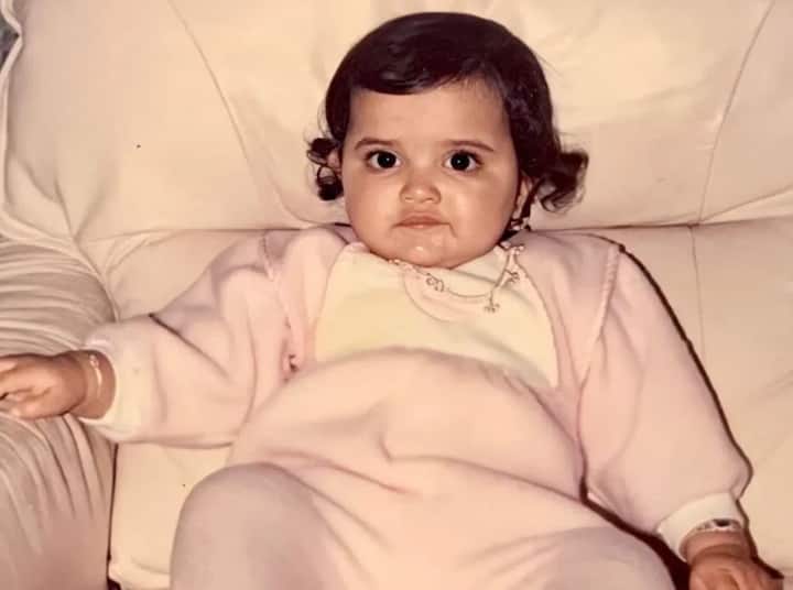 जिन्हें देखकर फैंस दीपिका की तस्वीरों को दुआ की तस्वीर से कंम्पेयर कर रहे हैं.