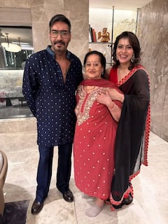 काजोल ने फैमिली संग मनाई दिवाली, अजय देवगन ने बेटे और भांजों संग की ट्विनिंग