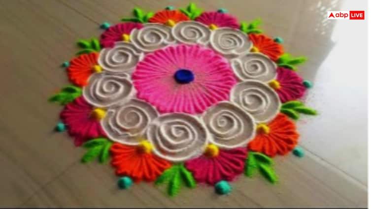 Bhai Dooj 2025: घर को सजाएं खूबसूरत रंगों से, यहां देखें भाई दूज स्पेशल रंगोली डिजाइन