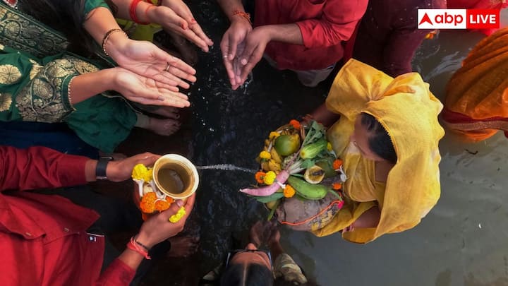ऐसे में आइए आपको बताते हैं कि छठ पूजा के दौरान कौनसे फल नहीं चढ़ाए जाते हैं और किन चीजों से परहेज करना चाहिए और क्यों?